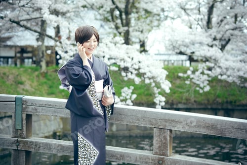 Preview: Kimono Woman