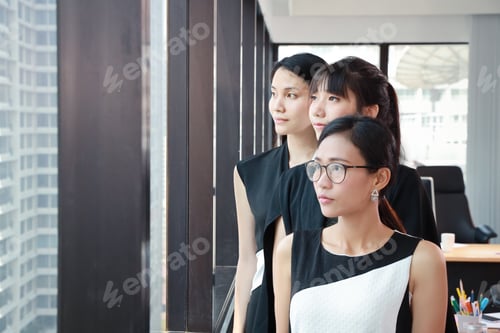 Preview: Portrait Of Three Asian Businesswoman Or Lawyer In Black And White Dress With Confident Face Who