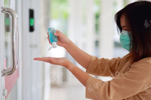 Preview: Woman Disinfecting Skin With Hand Sanitizer Prevent Infection, Outbreak Of Covid-19.