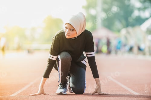 Preview: Muslim Sportwoman Runner On The Starting Line