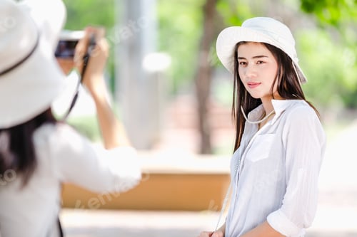 Preview: Asian Young Girls And Friends Traveler In City