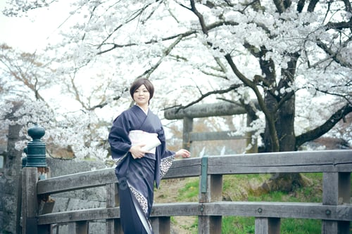 Preview: Kimono Woman