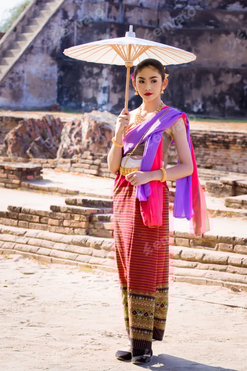 Preview: Beautiful Girls In Traditional Costume.Thai Girl In Retro Thai Dress,Beautiful Thai Girl In