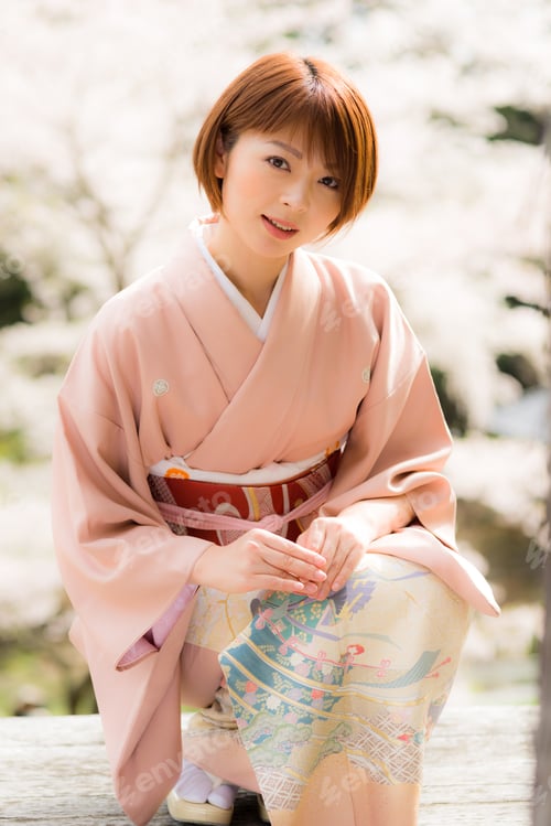 Preview: Woman And Cherry Blossoms Of The Japanese Kimono