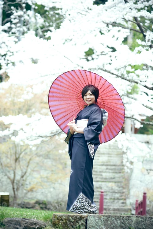 Preview: Kimono Woman