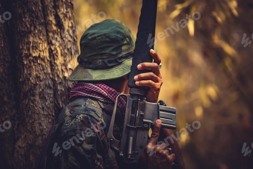 Preview: Army Soldier With Rifle And Machine Gun.