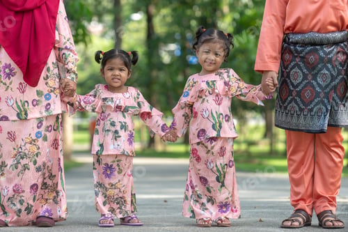 Preview: Malay Muslim Family Portrait - Getting Ready For Eid Mubarak. Wearing Beautiful Clothes.