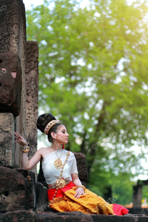 Preview: Asian Women Dressed In Beautiful Thai Dress