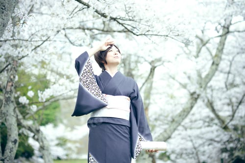 Preview: Kimono Woman