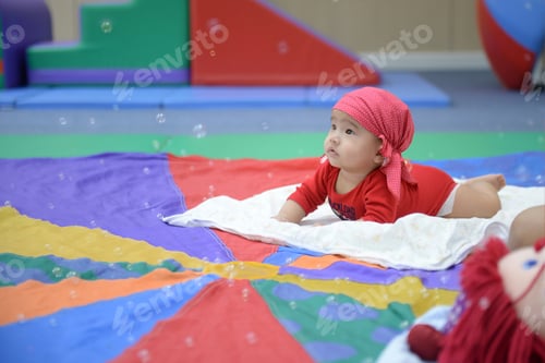 Preview: Adorable Baby Look Colorful Balloons Living Room.