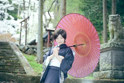 Preview: Kimono Woman