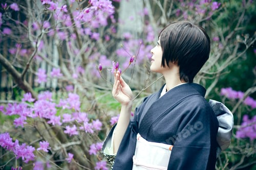 Preview: Kimono Woman