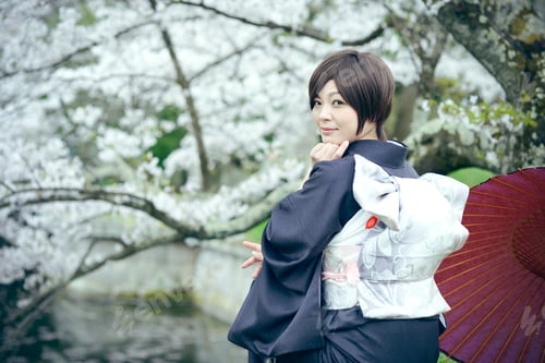 Preview: Kimono Woman