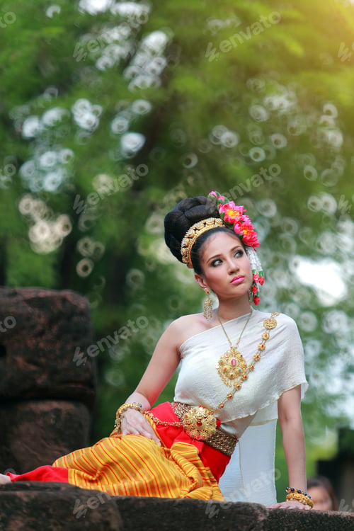 Preview: Asian Women Dressed In Beautiful Thai Dress