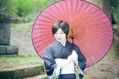 Preview: Kimono Woman