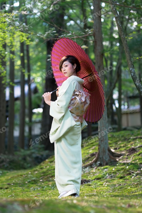 Preview: Beautiful Woman Wearing A Japanese Kimono