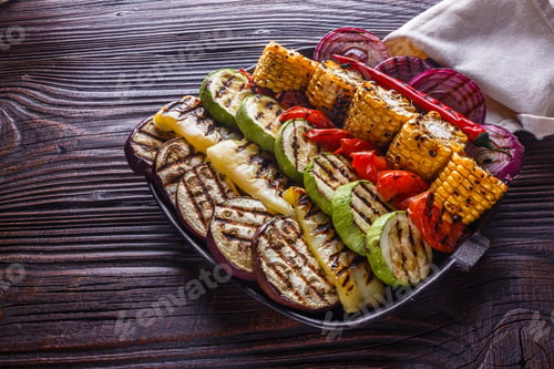 Preview: Appetizing Fresh Grilled Vegetables In A Cast Iron Skillet