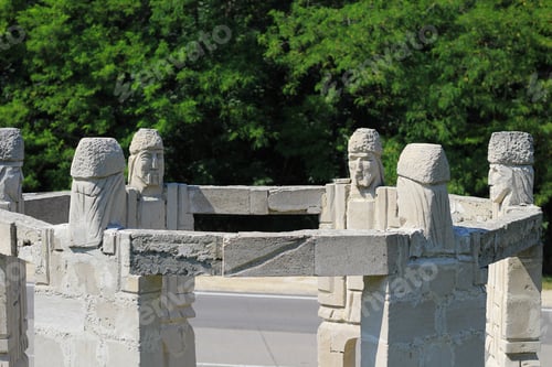 Preview: Monument To The Public Domain. Authentic Traditions Of The Peoples Of Eastern Europe Lead Round