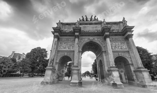 Preview: Carousel Triumph Arc In Paris, France.