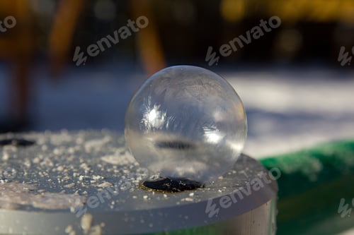 Preview: Bubble In The Cold Frozen.