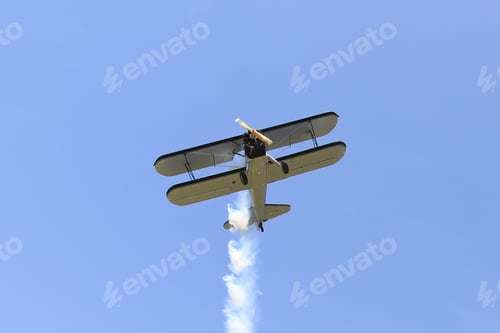 Preview: Old Airplane
