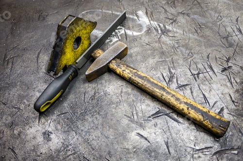Preview: Tools For Processing Metal On The Table