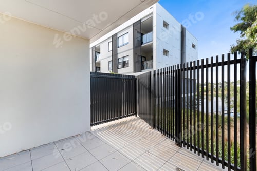 Preview: Empty And Unfurnished Brand New Apartment