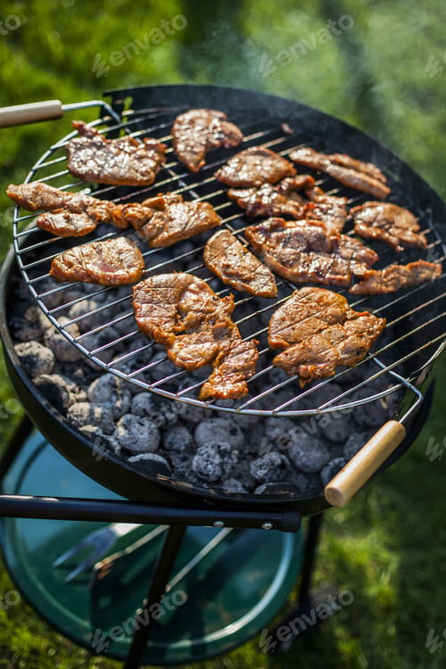 Preview: Barbecue In The Garden, Really Tasty Dinner!