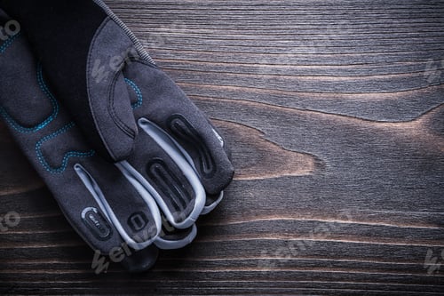 Preview: Gardening Gloves On Vintage Wooden Board Agriculture Concept.