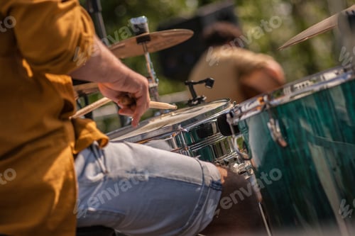 Preview: Drummer Resumed From Behind While Making The Drums Roll At A Rock Concert