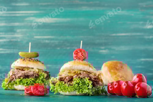 Preview: Delicious Beef Sandwiches with lettuce and tomato