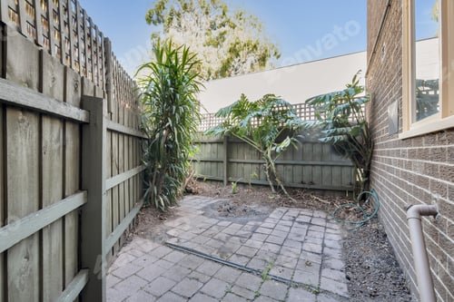 Preview: Empty And Unfurnished Brand New Apartment