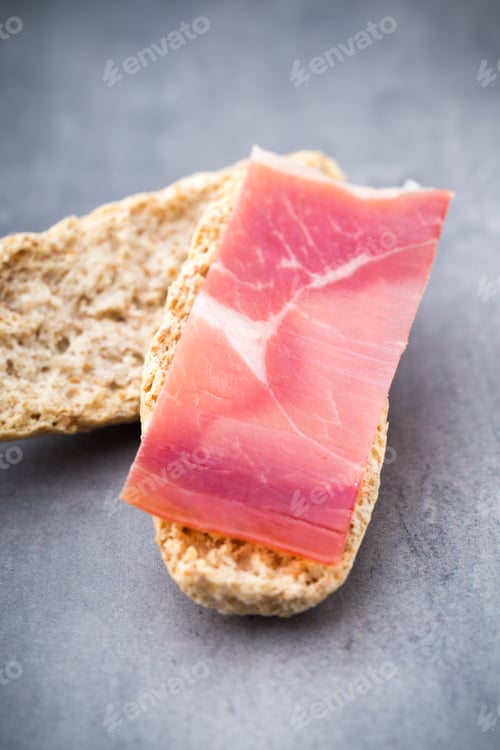 Preview: Rye Crispbreads With Soft Cheese With Herbs And Bacon.