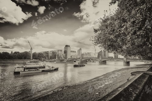 Preview: London, Uk. Boats And Buildings Along River Thames.