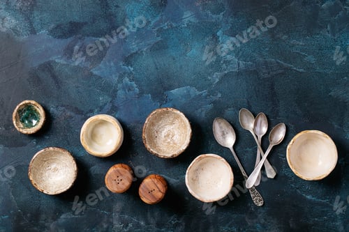 Preview: Variety Of Spices: Chili Powder, Oregano, Curry, Brown Salt, Cinnamon And Tumeric In Ceramic Bowls