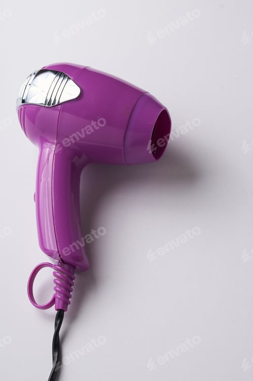 Vista previa: Hair-Dryer On A White Background