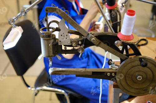 Preview: Tool For Sewing And Repairing Shoes. Vintage Sewing Machine For Rough Material And Leather