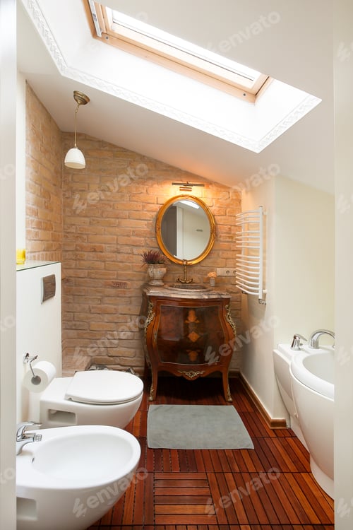 Visualização: Interior do banheiro com móveis antigos