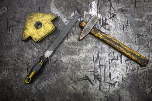Preview: Tools For Processing Metal On The Table