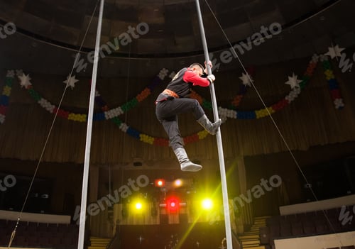Preview: Aerial Acrobats Perform In The Circus