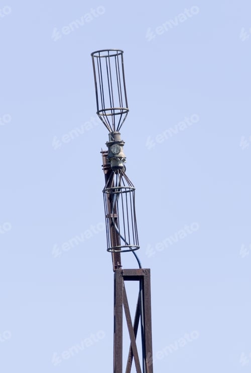 Preview: High Frequency Folded Dipole Antenna