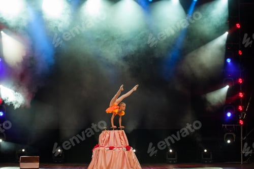 Preview: Performances Beautiful Girls Gymnasts In The Circus