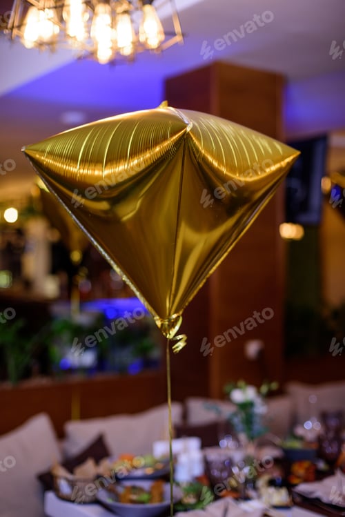 Preview: Golden Balloons In Shape Of Diamond