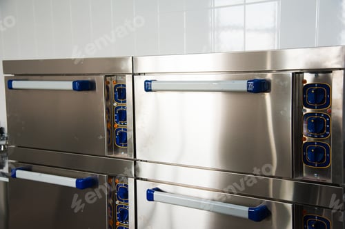 Preview: Empty Restaurant Kitchen With Professional Equipment. Professional Oven In The Industrial Kitchen