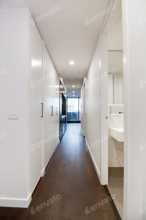 Preview: Empty New Apartment