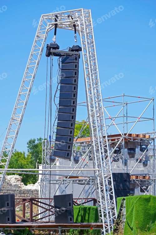 Preview: Big Professional Loud Speaker System Mounted On Open Air Concert For Powerful Sound