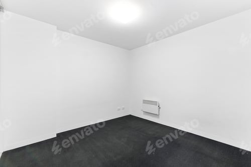 Preview: Empty And Unfurnished Brand New Apartment
