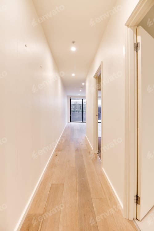 Preview: Empty New Apartment