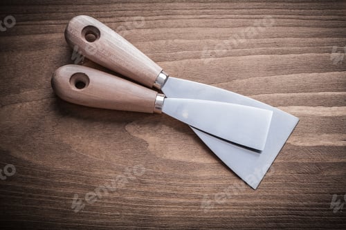 Preview: Two Steel Putty Spattles With Wooden Handles.