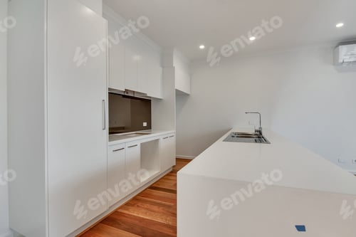 Preview: Empty And Unfurnished Brand New Apartment
